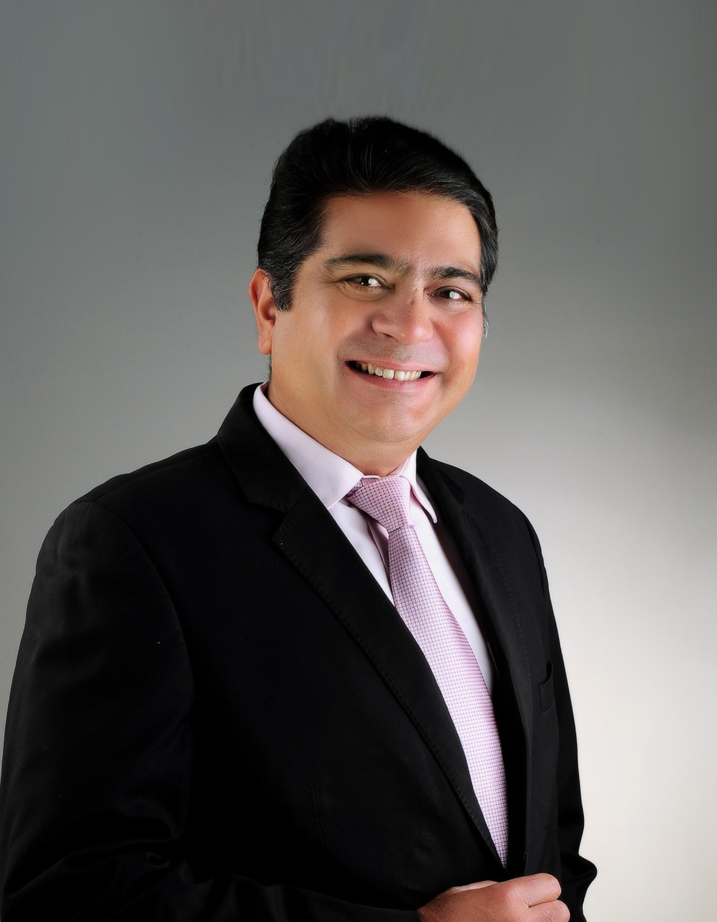 Founder-led advisory built on real cross-border experience.